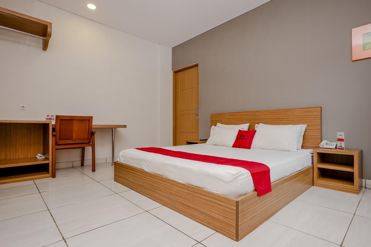 Reddoorz Near Ahmad Yani Airport Wisma tamu Semarang