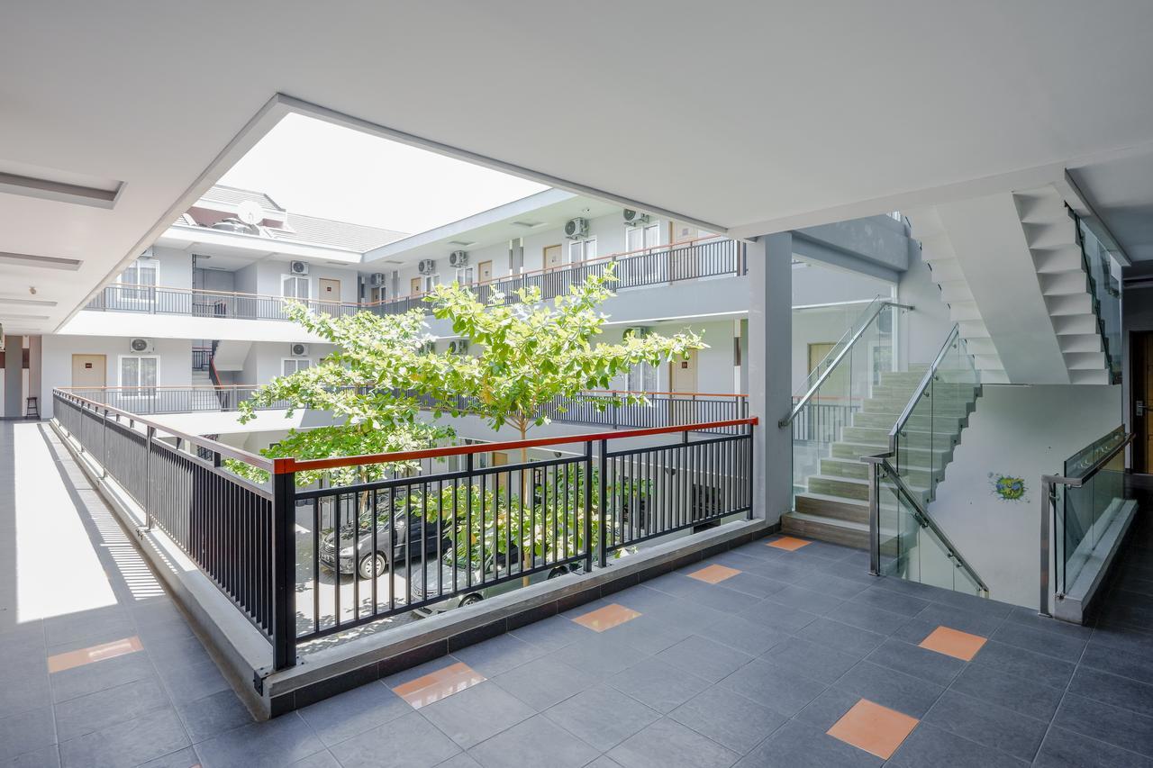 Wisma tamu Reddoorz Near Ahmad Yani Airport Semarang